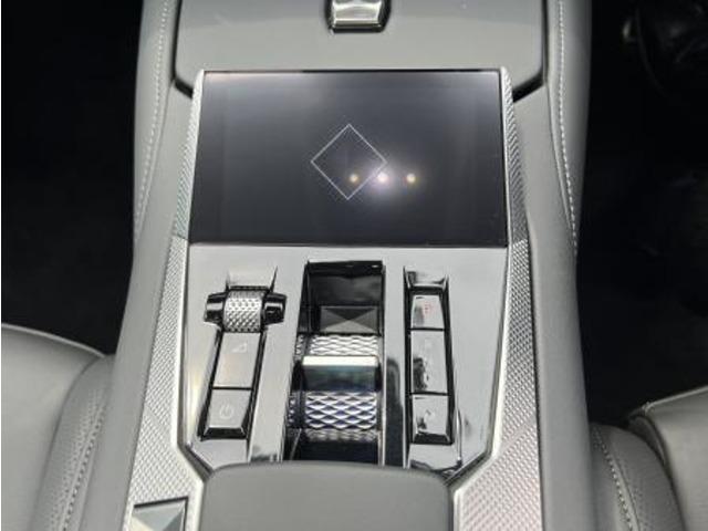 ＤＳ４ リヴォリ　ブルーＨＤｉ　禁煙車／ＡｐｐｌｅＣａｒＰｌａｙ／ＡＣＣ／衝突軽減Ｂ／革Ｓ／Ｆ＆Ｓ＆Ｂ＆３６０度カメラ／車線逸脱警告／Ｐシート／Ｐゲート／シートＨ／ＬＥＤヘッドライト／Ｂｌｕｅｔｏｏｔｈオーディオ（17枚目）