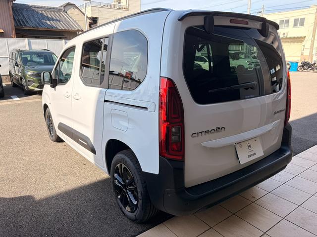 ベルランゴ マックス ブルーHDi 新車保証継承車両/禁煙車/アクティブクルーズコントロール/アップルカープレイ・アンドロイドオート/純正18インチアロイホイール(4枚目)