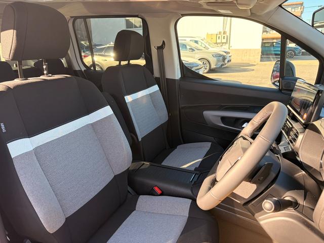 ベルランゴ マックス ブルーHDi 新車保証継承車両/禁煙車/アクティブクルーズコントロール/アップルカープレイ・アンドロイドオート/純正18インチアロイホイール(17枚目)