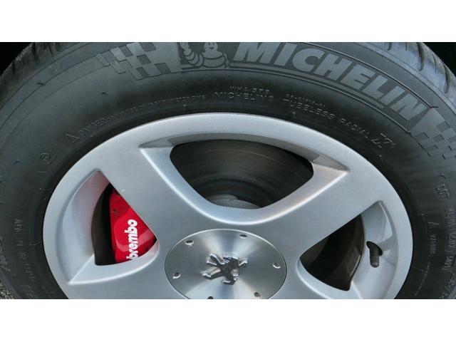 ４０６ クーペ　２．２　　５ＭＴ　左ハンドル　　ワンオーナー　２００４年にベルギープジョーに発注し船積み前にバンパーを前期型に交換し自社輸入した最終型（6枚目）