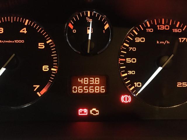 ４０６ クーペ　２．２　　５ＭＴ　左ハンドル　　ワンオーナー　２００４年にベルギープジョーに発注し船積み前にバンパーを前期型に交換し自社輸入した最終型（8枚目）