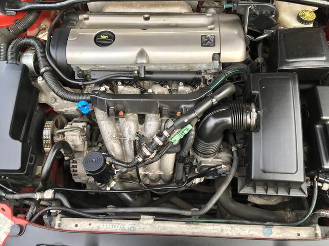 ４０６ クーペ　２．２　　５ＭＴ　左ハンドル　　ワンオーナー　２００４年にベルギープジョーに発注し船積み前にバンパーを前期型に交換し自社輸入した最終型（9枚目）