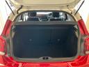 豊富な収納力を持つラゲッジスペース。トノカバーは取り外し可能です。