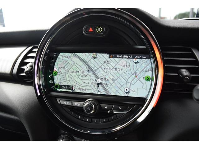 クーパーS INI YOURS純正レザーシート 純正バックカメラ 純正シートヒーター 正規認定中古車(2枚目)