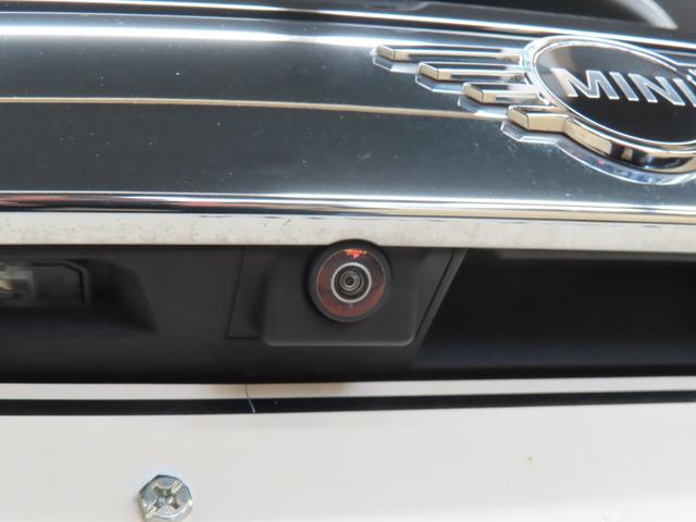 ＭＩＮＩ クーパー　５ＤＯＯＲ／ミッドナイトブラック／禁煙車／衝突軽減ブレーキ／純正ナビゲーション／純正バックカメラ／ＥＴＣ付／ＬＥＤヘッドライト／ＡＵＴＯライト／ＡＵＴＯワイパー／ボンネットストライプ（30枚目）