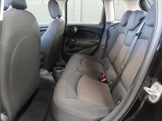 ＭＩＮＩ クーパー　５ＤＯＯＲ／ミッドナイトブラック／禁煙車／衝突軽減ブレーキ／純正ナビゲーション／純正バックカメラ／ＥＴＣ付／ＬＥＤヘッドライト／ＡＵＴＯライト／ＡＵＴＯワイパー／ボンネットストライプ（40枚目）