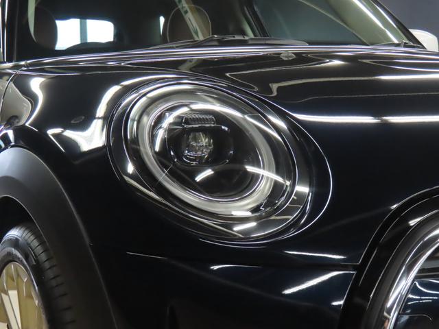 ＭＩＮＩ クーパー　５ＤＯＯＲ／エニグマティックブラック／アダプティブクルーズコントロール／衝突軽減ブレーキ／Ａｐｐｌｅ　ｃａｒ　ｐｌａｙ／純正バックカメラ／ＥＴＣ付／ＬＥＤヘッドライト／ＡＵＴＯライト／ＡＵＴＯワイパー（24枚目）