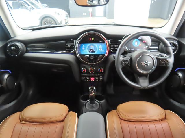 ＭＩＮＩ クーパー　５ＤＯＯＲ／エニグマティックブラック／アダプティブクルーズコントロール／衝突軽減ブレーキ／Ａｐｐｌｅ　ｃａｒ　ｐｌａｙ／純正バックカメラ／ＥＴＣ付／ＬＥＤヘッドライト／ＡＵＴＯライト／ＡＵＴＯワイパー（41枚目）