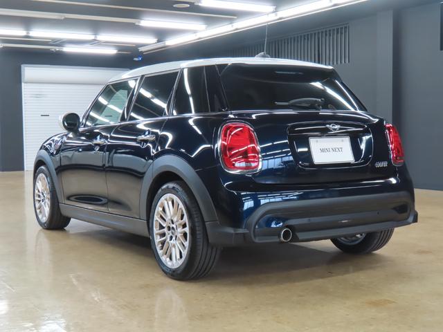 ＭＩＮＩ クーパー　５ＤＯＯＲ／エニグマティックブラック／アダプティブクルーズコントロール／衝突軽減ブレーキ／Ａｐｐｌｅ　ｃａｒ　ｐｌａｙ／純正バックカメラ／ＥＴＣ付／ＬＥＤヘッドライト／ＡＵＴＯライト／ＡＵＴＯワイパー（58枚目）