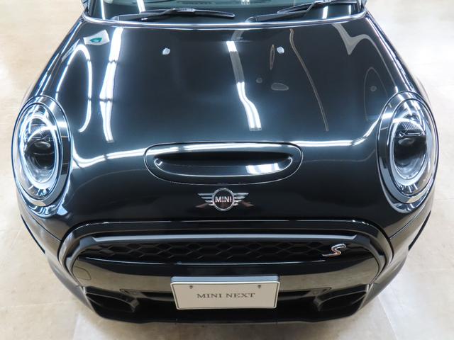 ＭＩＮＩ クーパーＳ　クラシック・トリム　３ＤＯＯＲ／エニグマティックブラック／禁煙車／Ａｐｐｌｅ　ｃａｒ　ｐｌａｙ／衝突軽減ブレーキ／純正バックカメラ／ＥＴＣ付／ＬＥＤヘッドライト／ＡＵＴＯライト／ＡＵＴＯワイパー／コンフォートアクセス（25枚目）