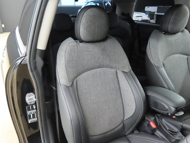 ＭＩＮＩ クーパーＳ　クラシック・トリム　３ＤＯＯＲ／エニグマティックブラック／禁煙車／Ａｐｐｌｅ　ｃａｒ　ｐｌａｙ／衝突軽減ブレーキ／純正バックカメラ／ＥＴＣ付／ＬＥＤヘッドライト／ＡＵＴＯライト／ＡＵＴＯワイパー／コンフォートアクセス（34枚目）