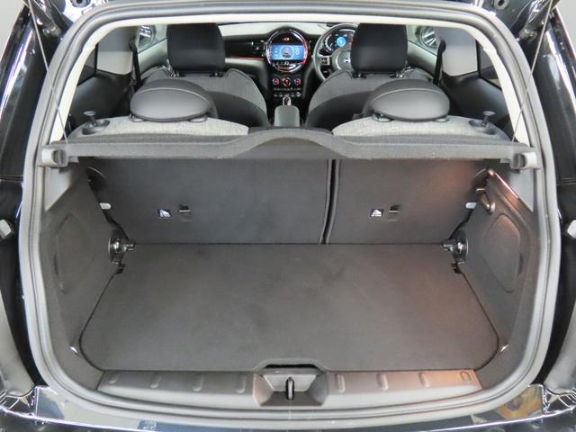 ＭＩＮＩ クーパーＳ　クラシック・トリム　３ＤＯＯＲ／エニグマティックブラック／禁煙車／Ａｐｐｌｅ　ｃａｒ　ｐｌａｙ／衝突軽減ブレーキ／純正バックカメラ／ＥＴＣ付／ＬＥＤヘッドライト／ＡＵＴＯライト／ＡＵＴＯワイパー／コンフォートアクセス（45枚目）