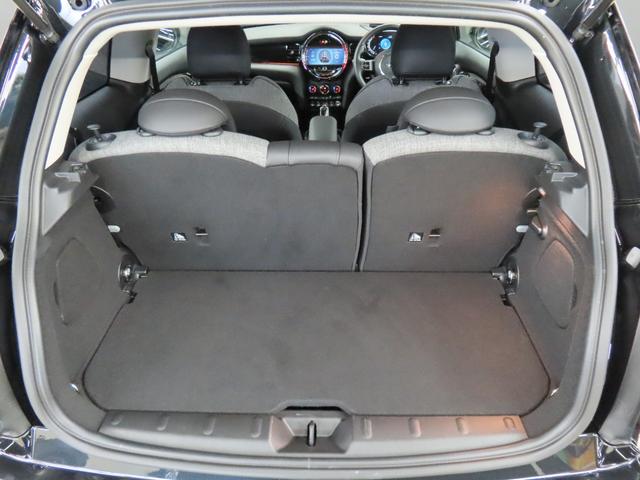 ＭＩＮＩ クーパーＳ　クラシック・トリム　３ＤＯＯＲ／エニグマティックブラック／禁煙車／Ａｐｐｌｅ　ｃａｒ　ｐｌａｙ／衝突軽減ブレーキ／純正バックカメラ／ＥＴＣ付／ＬＥＤヘッドライト／ＡＵＴＯライト／ＡＵＴＯワイパー／コンフォートアクセス（46枚目）