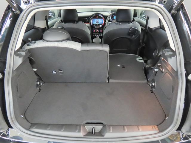 ＭＩＮＩ クーパーＳ　クラシック・トリム　３ＤＯＯＲ／エニグマティックブラック／禁煙車／Ａｐｐｌｅ　ｃａｒ　ｐｌａｙ／衝突軽減ブレーキ／純正バックカメラ／ＥＴＣ付／ＬＥＤヘッドライト／ＡＵＴＯライト／ＡＵＴＯワイパー／コンフォートアクセス（47枚目）