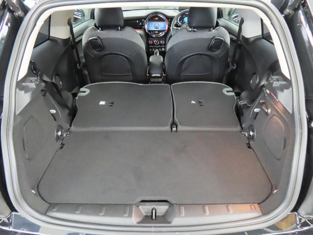 ＭＩＮＩ クーパーＳ　クラシック・トリム　３ＤＯＯＲ／エニグマティックブラック／禁煙車／Ａｐｐｌｅ　ｃａｒ　ｐｌａｙ／衝突軽減ブレーキ／純正バックカメラ／ＥＴＣ付／ＬＥＤヘッドライト／ＡＵＴＯライト／ＡＵＴＯワイパー／コンフォートアクセス（48枚目）
