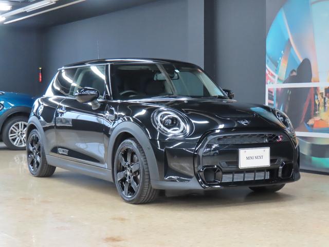 ＭＩＮＩ クーパーＳ　クラシック・トリム　３ＤＯＯＲ／エニグマティックブラック／禁煙車／Ａｐｐｌｅ　ｃａｒ　ｐｌａｙ／衝突軽減ブレーキ／純正バックカメラ／ＥＴＣ付／ＬＥＤヘッドライト／ＡＵＴＯライト／ＡＵＴＯワイパー／コンフォートアクセス（52枚目）