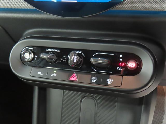 MINI クーパーC フェイバリット・トリム 3DOOR/オーシャンウェーブグリーン/Apple car play/ヘッドアップディスプレイ/アダプティブクルーズコントロール/衝突軽減ブレーキ/純正ナビゲーション/純正バックカメラ/ETC付(9枚目)