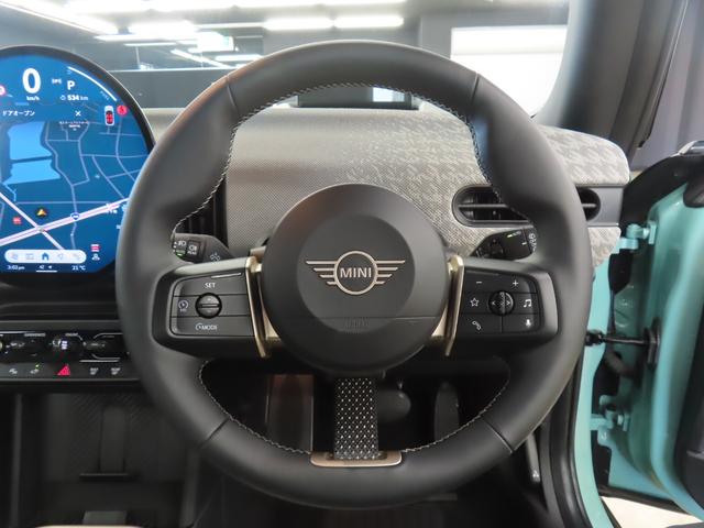 MINI クーパーC フェイバリット・トリム 3DOOR/オーシャンウェーブグリーン/Apple car play/ヘッドアップディスプレイ/アダプティブクルーズコントロール/衝突軽減ブレーキ/純正ナビゲーション/純正バックカメラ/ETC付(12枚目)