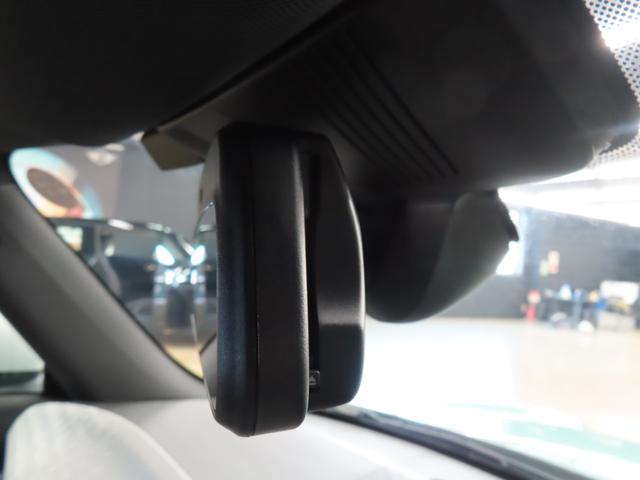 MINI クーパーC フェイバリット・トリム 3DOOR/オーシャンウェーブグリーン/Apple car play/ヘッドアップディスプレイ/アダプティブクルーズコントロール/衝突軽減ブレーキ/純正ナビゲーション/純正バックカメラ/ETC付(18枚目)