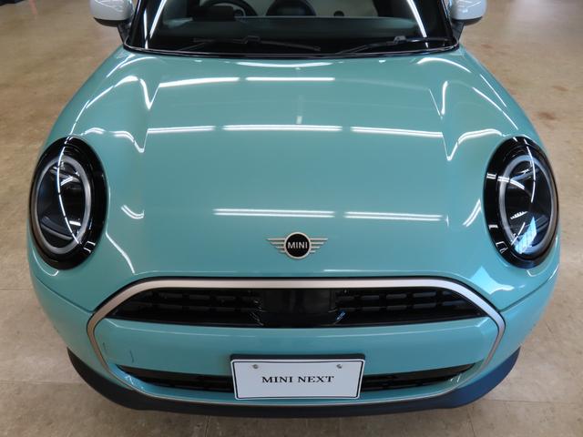 MINI クーパーC フェイバリット・トリム 3DOOR/オーシャンウェーブグリーン/Apple car play/ヘッドアップディスプレイ/アダプティブクルーズコントロール/衝突軽減ブレーキ/純正ナビゲーション/純正バックカメラ/ETC付(20枚目)