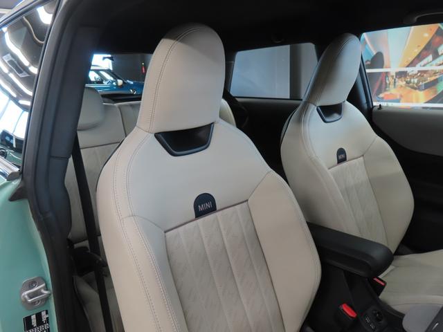 MINI クーパーC フェイバリット・トリム 3DOOR/オーシャンウェーブグリーン/Apple car play/ヘッドアップディスプレイ/アダプティブクルーズコントロール/衝突軽減ブレーキ/純正ナビゲーション/純正バックカメラ/ETC付(29枚目)
