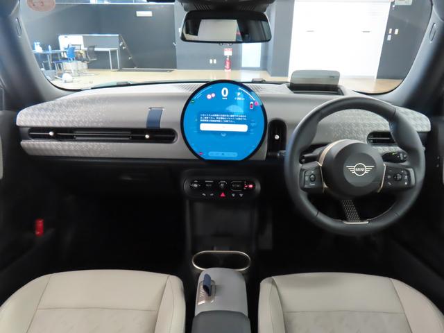 MINI クーパーC フェイバリット・トリム 3DOOR/オーシャンウェーブグリーン/Apple car play/ヘッドアップディスプレイ/アダプティブクルーズコントロール/衝突軽減ブレーキ/純正ナビゲーション/純正バックカメラ/ETC付(35枚目)