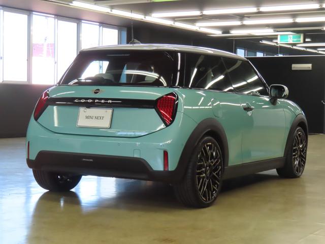 MINI クーパーC フェイバリット・トリム 3DOOR/オーシャンウェーブグリーン/Apple car play/ヘッドアップディスプレイ/アダプティブクルーズコントロール/衝突軽減ブレーキ/純正ナビゲーション/純正バックカメラ/ETC付(49枚目)