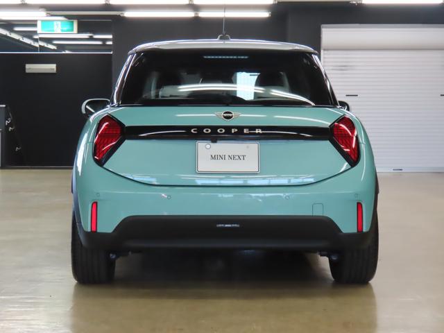 MINI クーパーC フェイバリット・トリム 3DOOR/オーシャンウェーブグリーン/Apple car play/ヘッドアップディスプレイ/アダプティブクルーズコントロール/衝突軽減ブレーキ/純正ナビゲーション/純正バックカメラ/ETC付(50枚目)