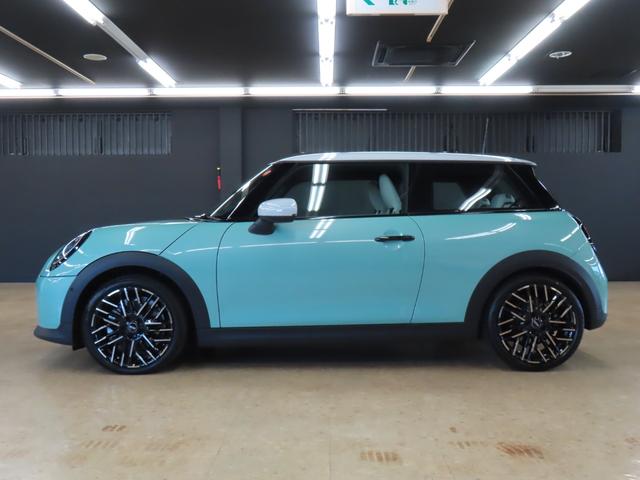 MINI クーパーC フェイバリット・トリム 3DOOR/オーシャンウェーブグリーン/Apple car play/ヘッドアップディスプレイ/アダプティブクルーズコントロール/衝突軽減ブレーキ/純正ナビゲーション/純正バックカメラ/ETC付(52枚目)