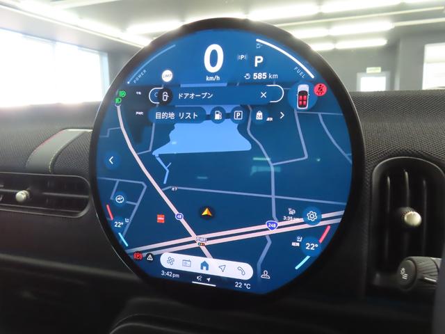 MINI クーパーC フェイバリット・トリム 3DOOR/レジェンドグレー/Apple car play/ヘッドアップディスプレイ/アダプティブクルーズコントロール/衝突軽減ブレーキ/純正ナビゲーション/純正バックカメラ/ETC付(6枚目)