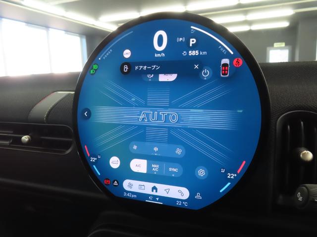 MINI クーパーC フェイバリット・トリム 3DOOR/レジェンドグレー/Apple car play/ヘッドアップディスプレイ/アダプティブクルーズコントロール/衝突軽減ブレーキ/純正ナビゲーション/純正バックカメラ/ETC付(8枚目)