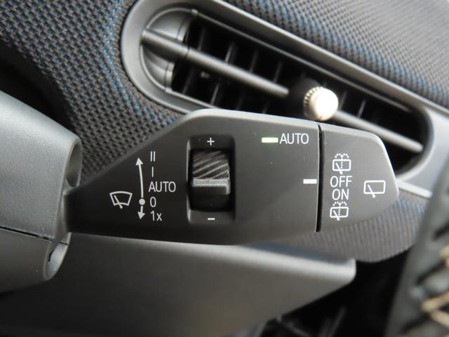 MINI クーパーC フェイバリット・トリム 3DOOR/レジェンドグレー/Apple car play/ヘッドアップディスプレイ/アダプティブクルーズコントロール/衝突軽減ブレーキ/純正ナビゲーション/純正バックカメラ/ETC付(15枚目)