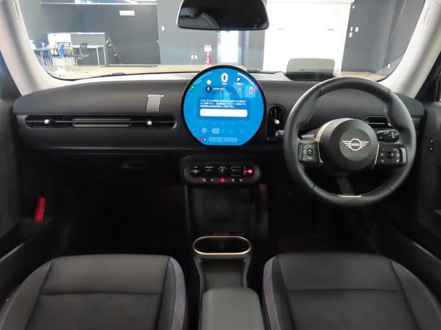 MINI クーパーC フェイバリット・トリム 3DOOR/レジェンドグレー/Apple car play/ヘッドアップディスプレイ/アダプティブクルーズコントロール/衝突軽減ブレーキ/純正ナビゲーション/純正バックカメラ/ETC付(35枚目)
