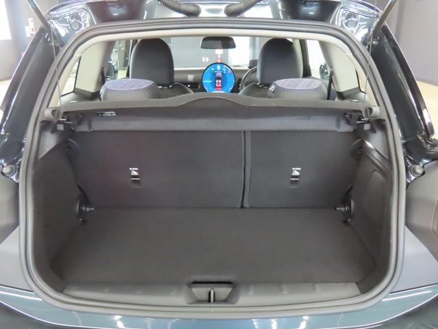 MINI クーパーC フェイバリット・トリム 3DOOR/レジェンドグレー/Apple car play/ヘッドアップディスプレイ/アダプティブクルーズコントロール/衝突軽減ブレーキ/純正ナビゲーション/純正バックカメラ/ETC付(40枚目)