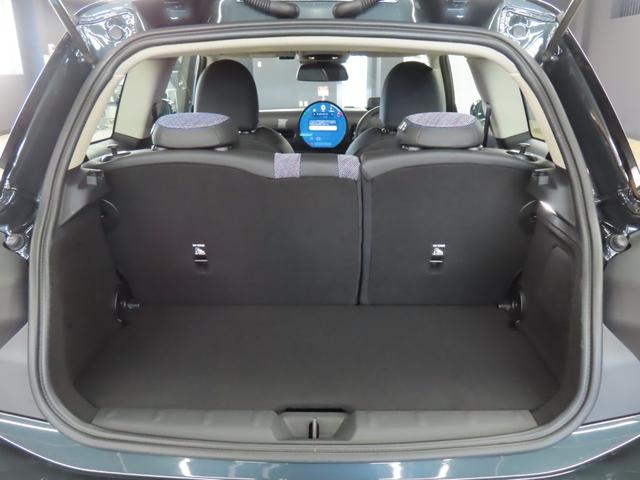 MINI クーパーC フェイバリット・トリム 3DOOR/レジェンドグレー/Apple car play/ヘッドアップディスプレイ/アダプティブクルーズコントロール/衝突軽減ブレーキ/純正ナビゲーション/純正バックカメラ/ETC付(41枚目)