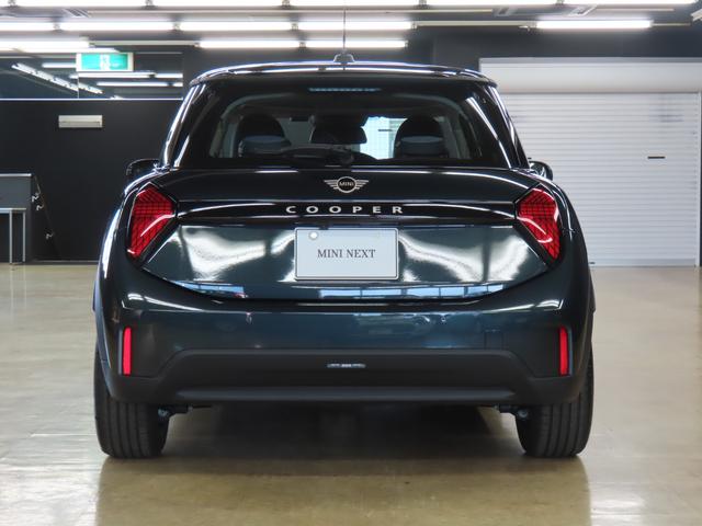 MINI クーパーC フェイバリット・トリム 3DOOR/レジェンドグレー/Apple car play/ヘッドアップディスプレイ/アダプティブクルーズコントロール/衝突軽減ブレーキ/純正ナビゲーション/純正バックカメラ/ETC付(50枚目)