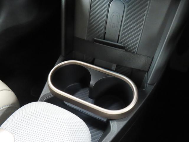 MINI クーパーC フェイバリット・トリム 3DOOR/チリレッド/Apple car play/ヘッドアップディスプレイ/アダプティブクルーズコントロール/衝突軽減ブレーキ/純正ナビゲーション/純正バックカメラ/ETC付(12枚目)