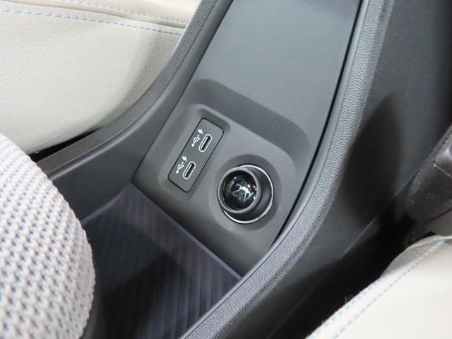 MINI クーパーC フェイバリット・トリム 3DOOR/チリレッド/Apple car play/ヘッドアップディスプレイ/アダプティブクルーズコントロール/衝突軽減ブレーキ/純正ナビゲーション/純正バックカメラ/ETC付(15枚目)