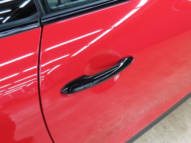 MINI クーパーC フェイバリット・トリム 3DOOR/チリレッド/Apple car play/ヘッドアップディスプレイ/アダプティブクルーズコントロール/衝突軽減ブレーキ/純正ナビゲーション/純正バックカメラ/ETC付(24枚目)