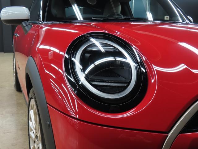MINI クーパーC フェイバリット・トリム 3DOOR/チリレッド/Apple car play/ヘッドアップディスプレイ/アダプティブクルーズコントロール/衝突軽減ブレーキ/純正ナビゲーション/純正バックカメラ/ETC付(25枚目)