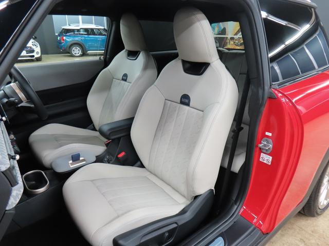 MINI クーパーC フェイバリット・トリム 3DOOR/チリレッド/Apple car play/ヘッドアップディスプレイ/アダプティブクルーズコントロール/衝突軽減ブレーキ/純正ナビゲーション/純正バックカメラ/ETC付(37枚目)
