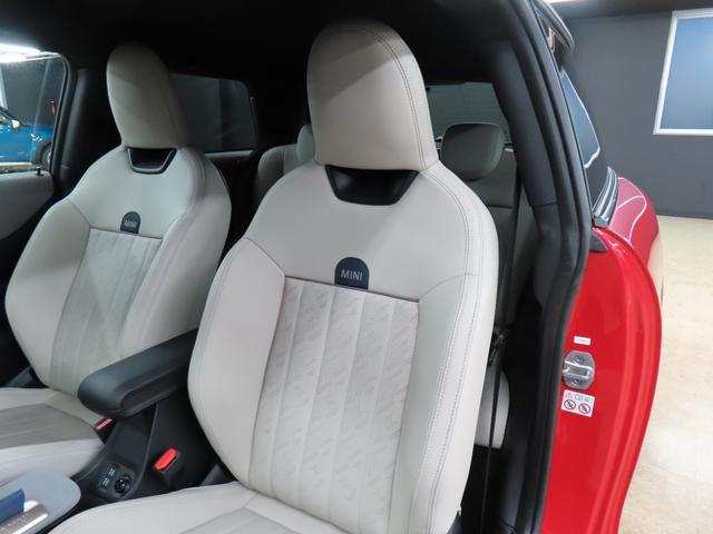 MINI クーパーC フェイバリット・トリム 3DOOR/チリレッド/Apple car play/ヘッドアップディスプレイ/アダプティブクルーズコントロール/衝突軽減ブレーキ/純正ナビゲーション/純正バックカメラ/ETC付(38枚目)
