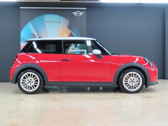 MINI クーパーC フェイバリット・トリム 3DOOR/チリレッド/Apple car play/ヘッドアップディスプレイ/アダプティブクルーズコントロール/衝突軽減ブレーキ/純正ナビゲーション/純正バックカメラ/ETC付(52枚目)