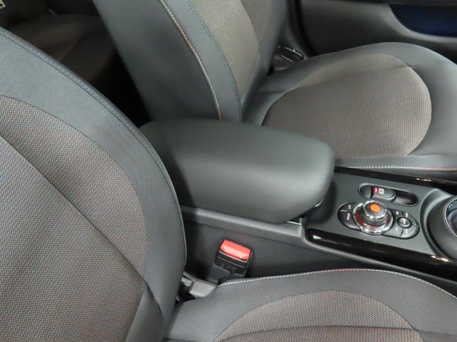 MINI クーパーD クラブマン クラブマン/エニグマティックブラック/認定中古車/アダプティブクルーズコントロール/衝突軽減ブレーキ/純正ナビゲーション/純正バックカメラ/ETC付/コンフォートアクセス/LEDヘッドライト/禁煙車(12枚目)