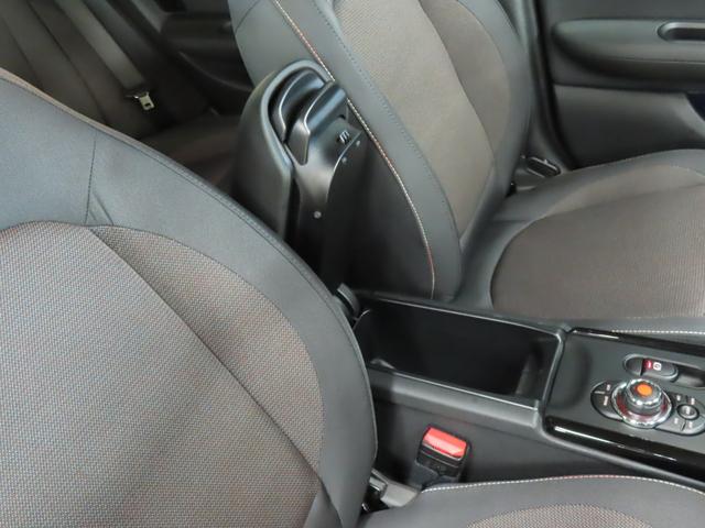 MINI クーパーD クラブマン クラブマン/エニグマティックブラック/認定中古車/アダプティブクルーズコントロール/衝突軽減ブレーキ/純正ナビゲーション/純正バックカメラ/ETC付/コンフォートアクセス/LEDヘッドライト/禁煙車(14枚目)