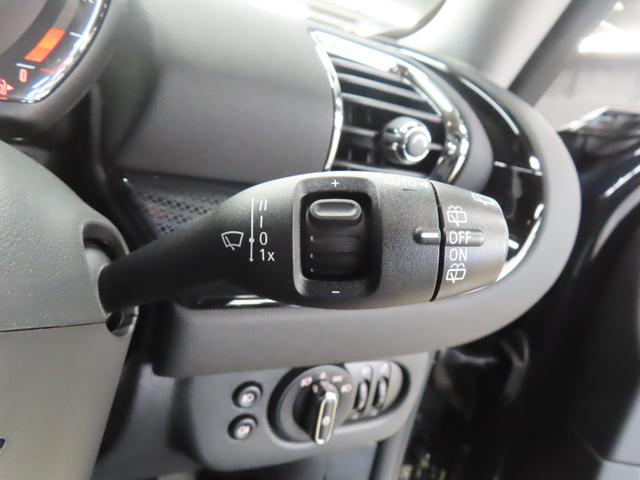 MINI クーパーD クラブマン クラブマン/エニグマティックブラック/認定中古車/アダプティブクルーズコントロール/衝突軽減ブレーキ/純正ナビゲーション/純正バックカメラ/ETC付/コンフォートアクセス/LEDヘッドライト/禁煙車(18枚目)