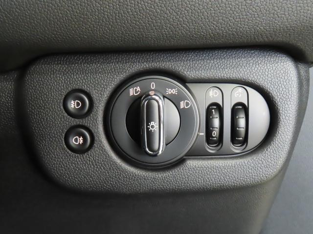 MINI クーパーD クラブマン クラブマン/エニグマティックブラック/認定中古車/アダプティブクルーズコントロール/衝突軽減ブレーキ/純正ナビゲーション/純正バックカメラ/ETC付/コンフォートアクセス/LEDヘッドライト/禁煙車(20枚目)