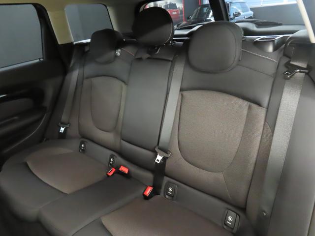 MINI クーパーD クラブマン 認定中古車/アダプティブクルーズコントロール/衝突軽減ブレーキ/純正ナビゲーション/純正バックカメラ/ETC付/LEDヘッドライト/AUTOライト/AUTOワイパー/コンフォートアクセス(40枚目)