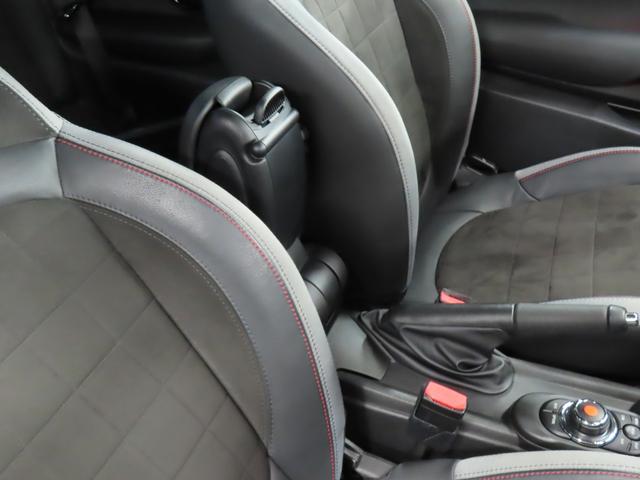 ＭＩＮＩ ジョンクーパーワークス　３ＤＯＯＲ／ジョンクーパーワークス／アダプティブクルーズコントロール／衝突軽減ブレーキ／純正ナビゲーション／純正バックカメラ／ＬＥＤヘッドライト／ＡＵＴＯライト／ＡＵＴＯワイパー／ＥＴＣ付（14枚目）
