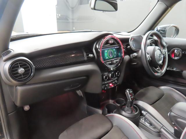 ＭＩＮＩ ジョンクーパーワークス　３ＤＯＯＲ／ジョンクーパーワークス／アダプティブクルーズコントロール／衝突軽減ブレーキ／純正ナビゲーション／純正バックカメラ／ＬＥＤヘッドライト／ＡＵＴＯライト／ＡＵＴＯワイパー／ＥＴＣ付（42枚目）
